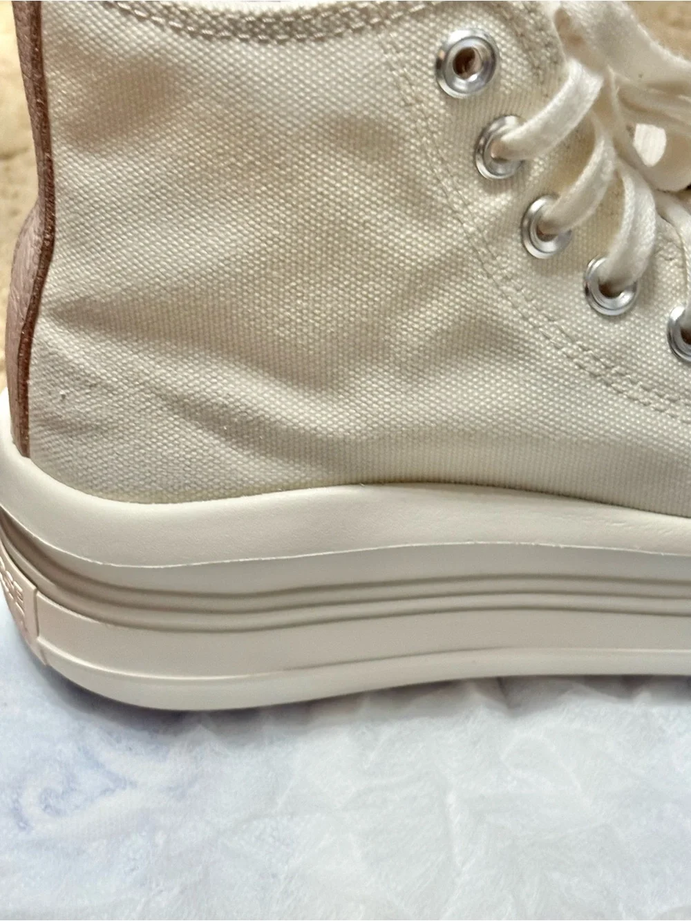 Women’s Converse Chuck Taylor All Star Move Platform high top size 7